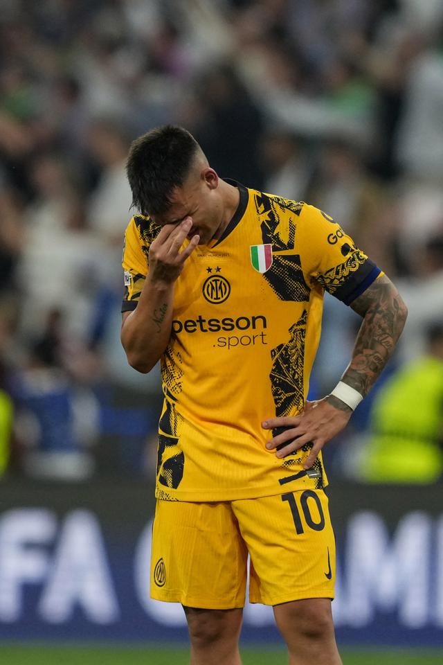 开云体育网址-巴黎圣日耳曼球迷欢呼转会期密尔沃基雄鹿备战NBA总决赛,今晚波尔图单刀错失——德国杯节点到来直接炸裂的简单介绍